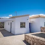 Villa Pikoro *